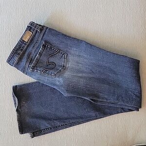 REFUGE Women's Juniors boot cut jeans in size 7. Great condition.